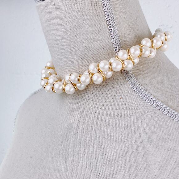 Vintage 1960s Wedding Necklace Faux Pearl Cluster Gold Tone Mid Century Jewelry - Picture 3 of 14